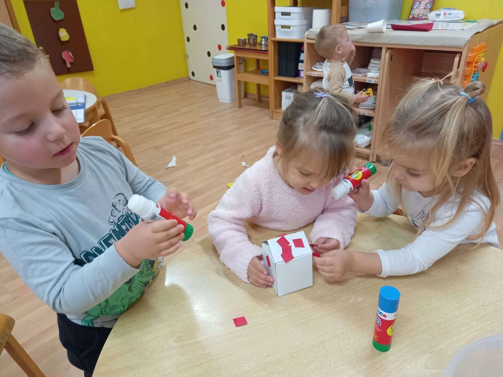Obilježavanje Dana jabuke uz tjedne aktivnosti poticanja zdrave prehrane.
