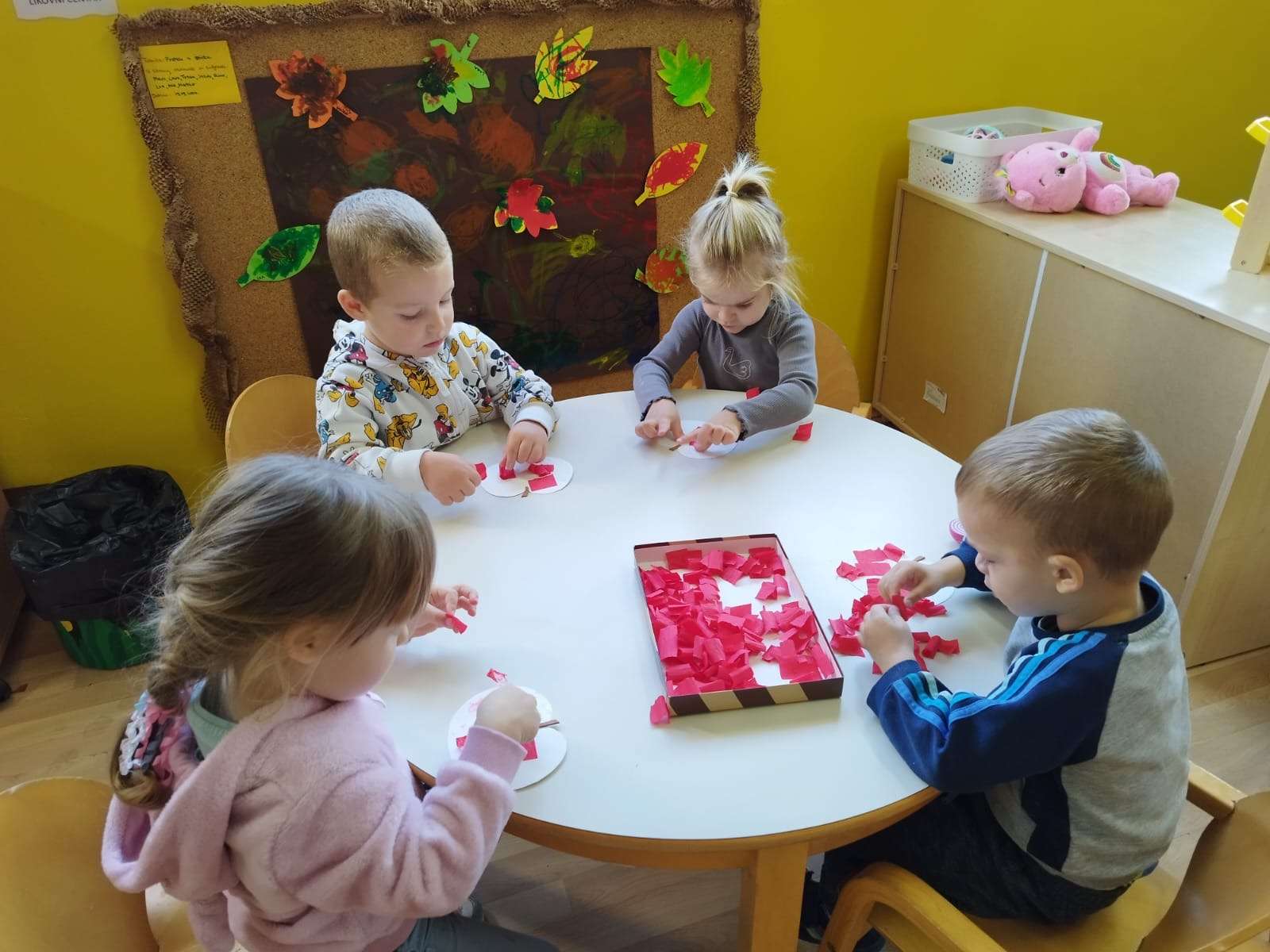 Obilježavanje Dana jabuke uz tjedne aktivnosti poticanja zdrave prehrane.