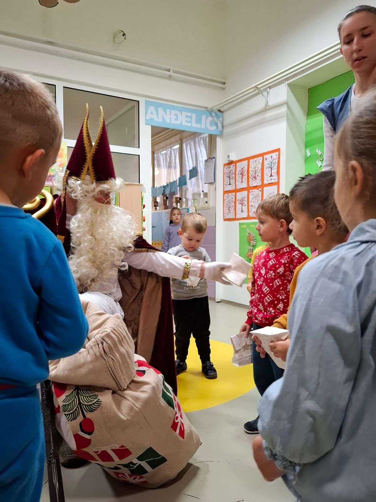 Sveti Nikola hvala za sve! Vole te tvoji Veseli patuljci!