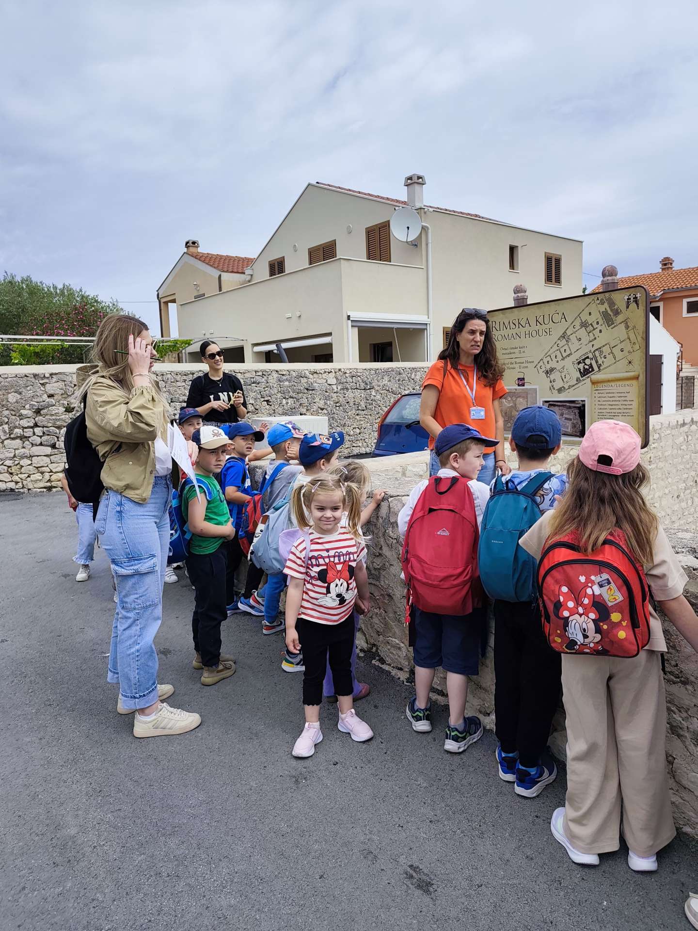 Papigice sa svojim prijateljima Zečićima u posjeti prvom hrvatskom kraljevskom gradu-Ninu